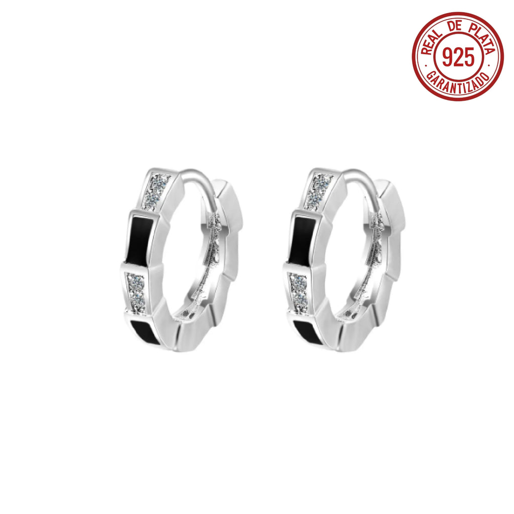 ARRACADA MEDIANA PLATEADA NEGRO CON CRISTAL