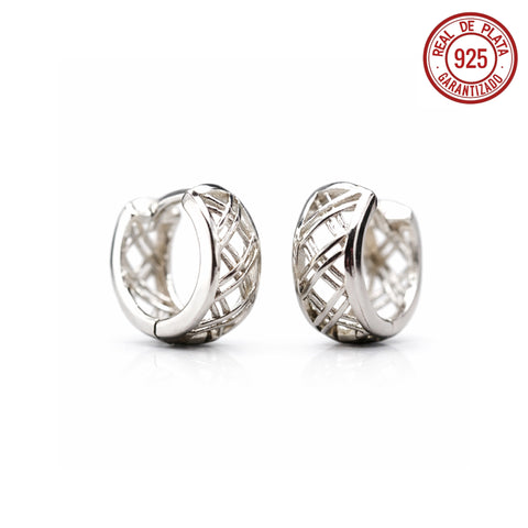 ARRACADA PEQUEÑA PLATEADA LÍNEAS