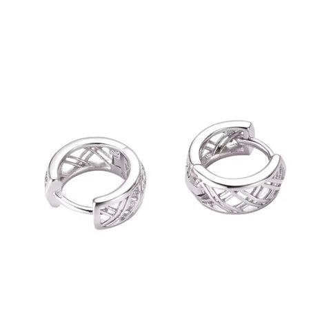 ARRACADA PEQUEÑA PLATEADA LÍNEAS