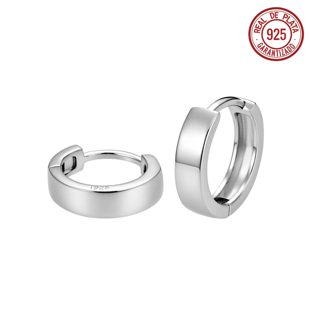 ARRACADA PEQUEÑA PLATEADA LISA