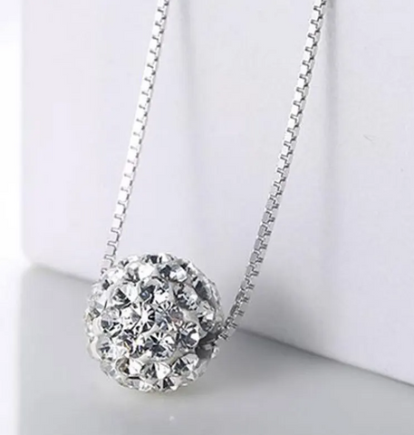 Collar plateado con adorno colgante bola plateada